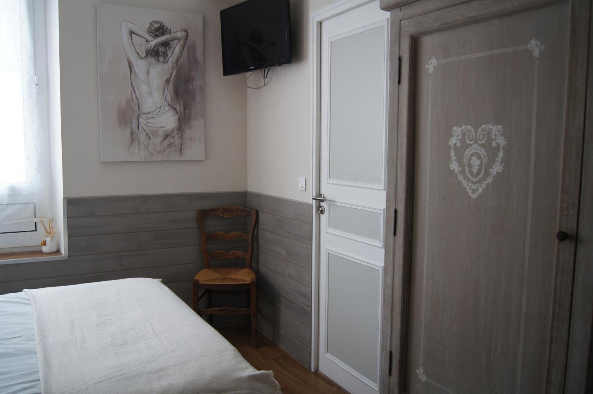 Hotel L'Harmony Saint-Arnoult-en-Yvelines Exterior foto